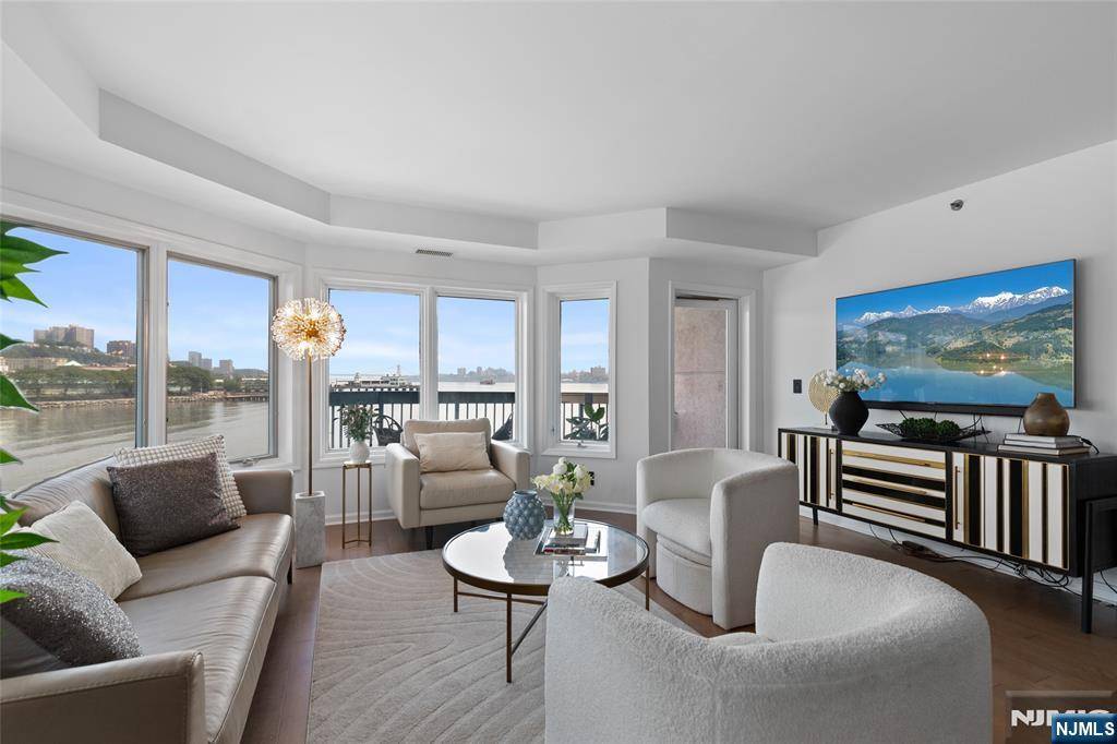 Edgewater, NJ 07020,207 Jefferson CT
