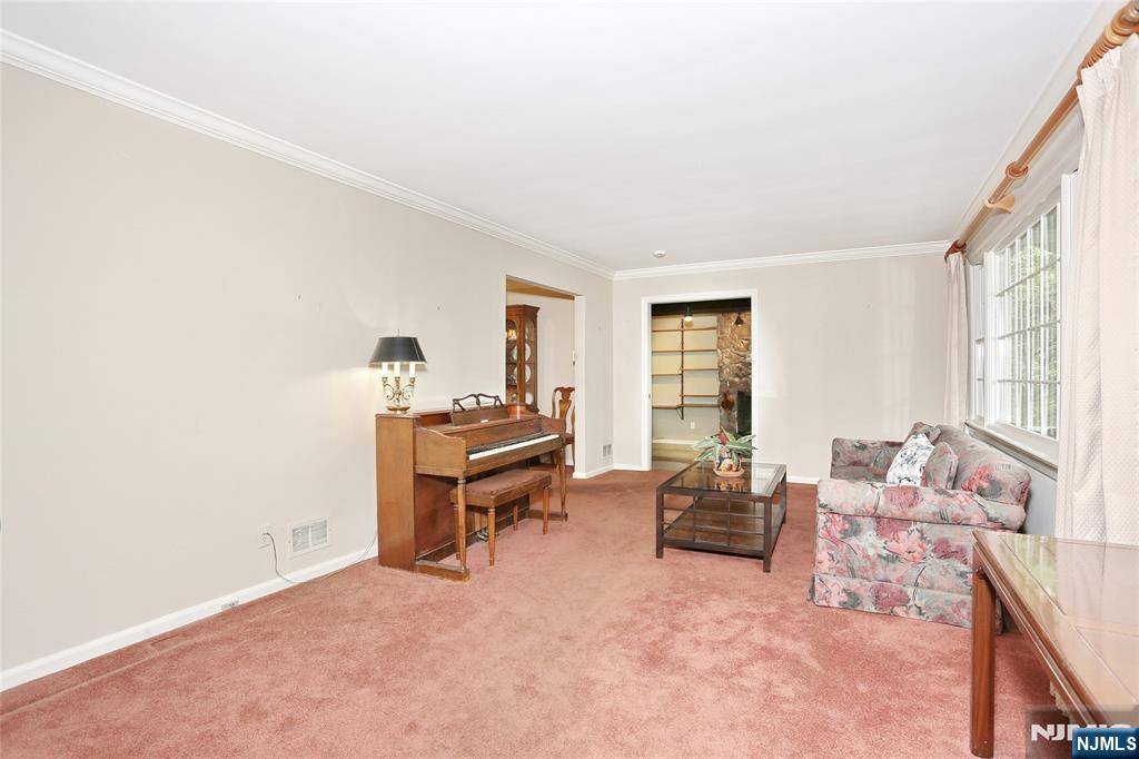 Hillsdale, NJ 07642,107 Ralph AVE