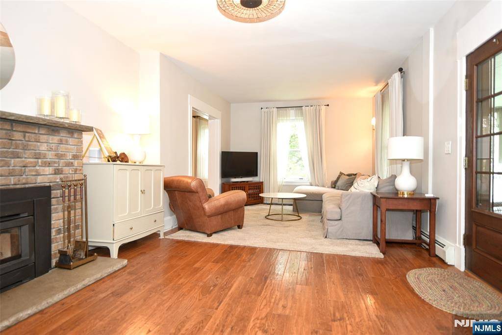 Park Ridge, NJ 07656,4 4th ST