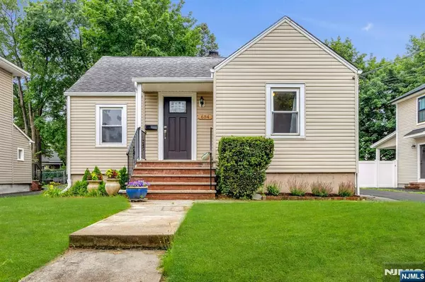 684 Asbury ST, New Milford, NJ 07646
