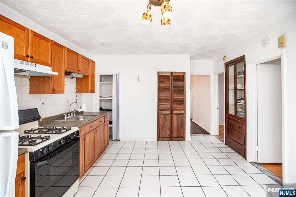 Hawthorne, NJ 07506,50 Westervelt AVE #1