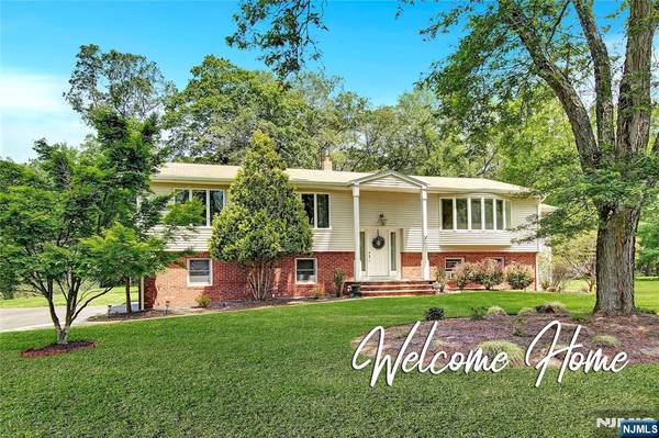 19 Alida PL, Ramsey, NJ 07446