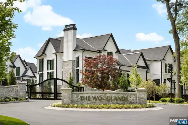 11 Stone Bridge CT, Demarest, NJ 07627