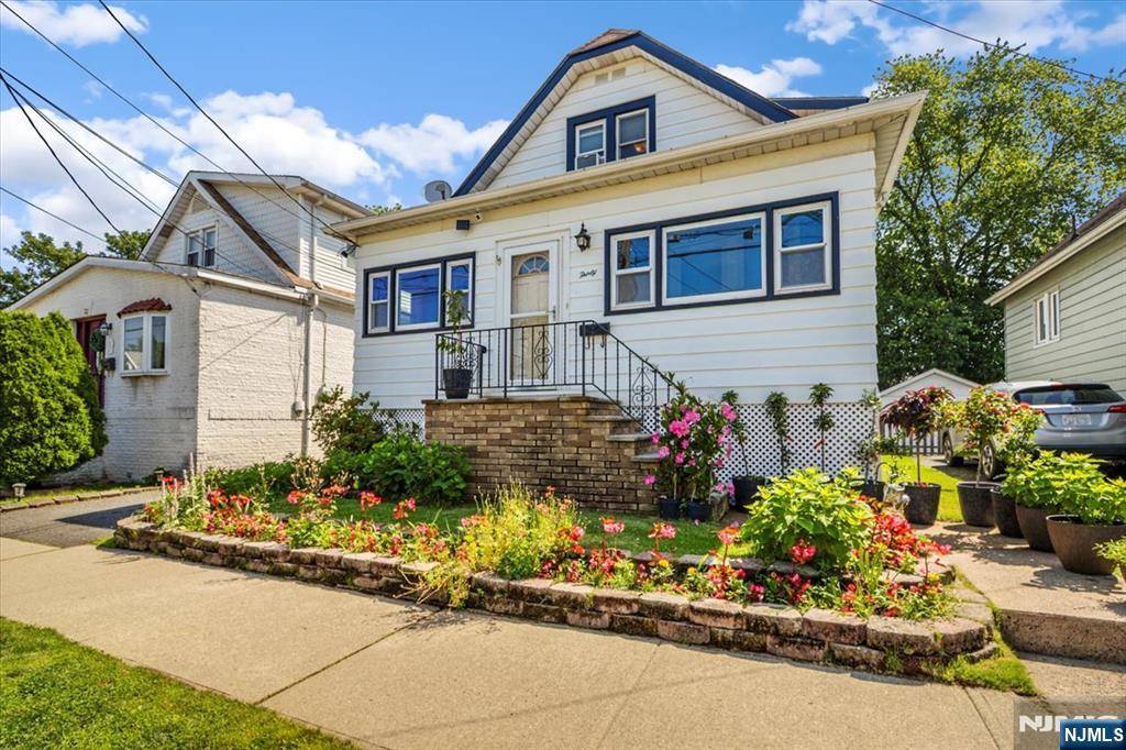 30 Zeliff AVE, Little Falls, NJ 07424