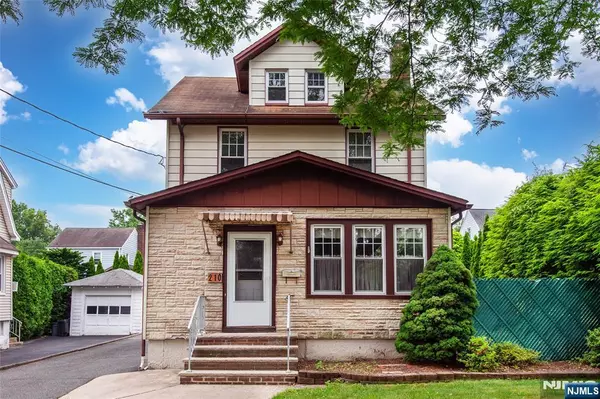 210 Paterson AVE, Hasbrouck Heights, NJ 07604
