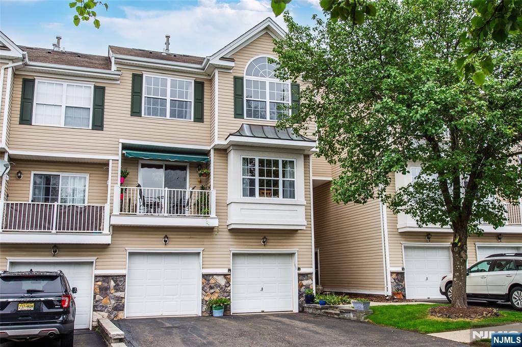 Pompton Lakes, NJ 07442,143 Summit RDG