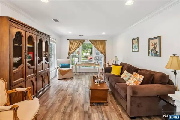 North Haledon, NJ 07508,66 Spruce LN