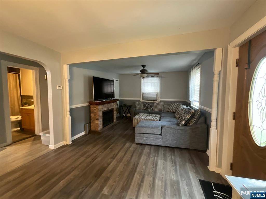 Lyndhurst, NJ 07071,686 Teneyck AVE