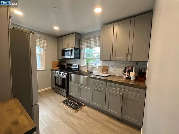 Lyndhurst, NJ 07071,686 Teneyck AVE