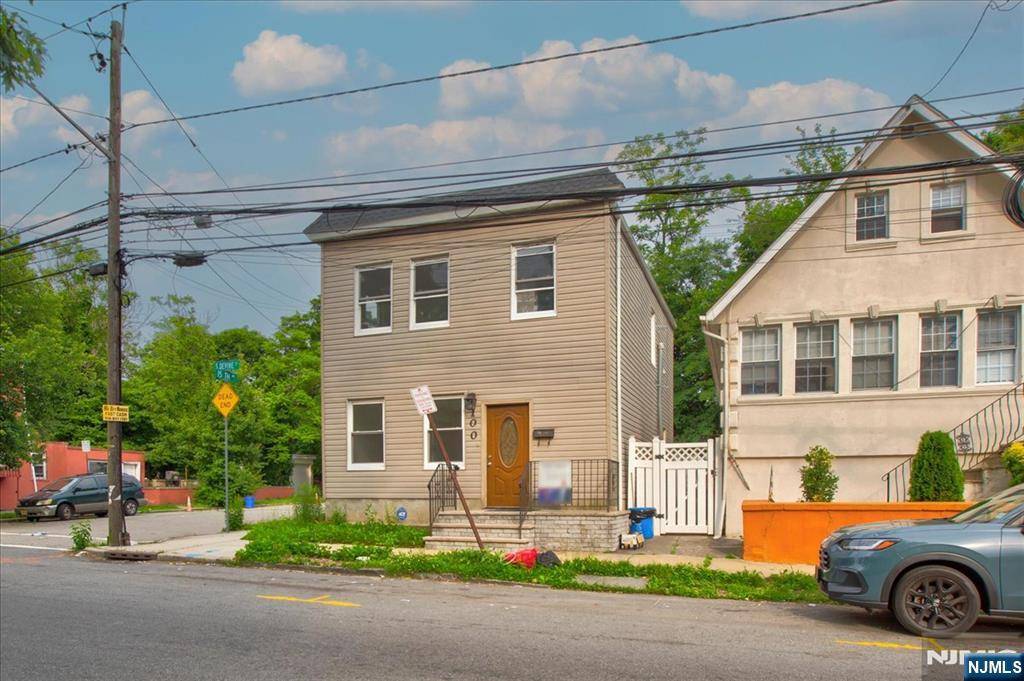 100 Devine ST, Newark, NJ 07106