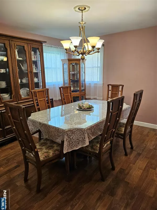Waldwick, NJ 07463,100 Grove ST