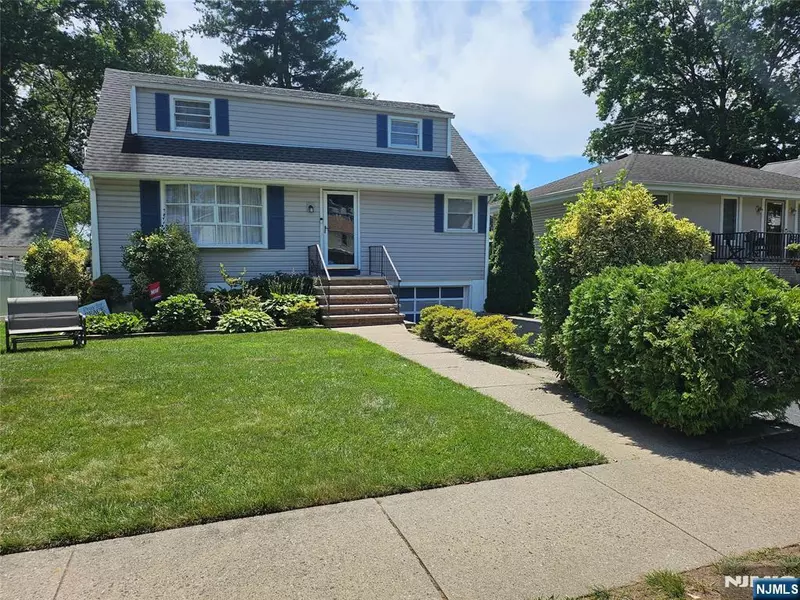 100 Grove ST, Waldwick, NJ 07463