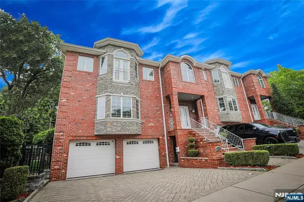 296 Forest RD, Fort Lee, NJ 07024
