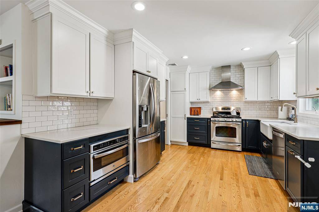 55 Ferndale RD, Caldwell, NJ 07006