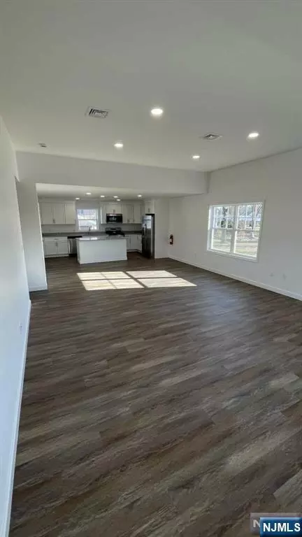South Hackensack, NJ 07606,6 Rossi CT #2