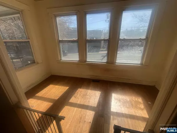 Newark, NJ 07108,33 Rose TER