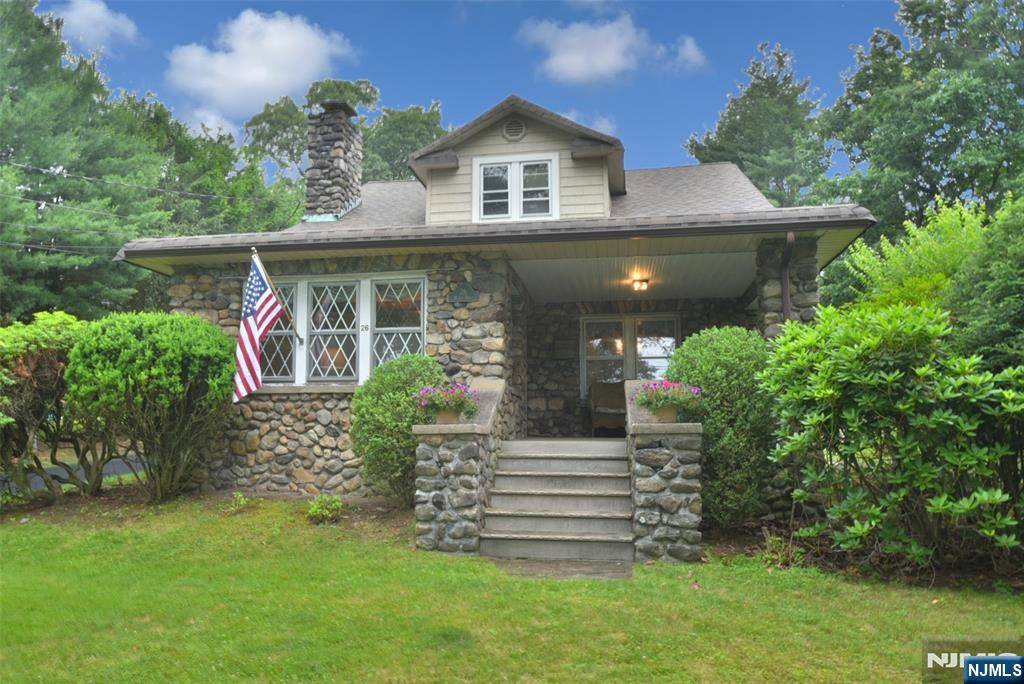 26 Monroe ST, Waldwick, NJ 07463