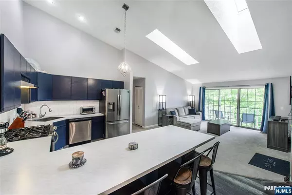 462 Poets WAY, Mahwah, NJ 07430