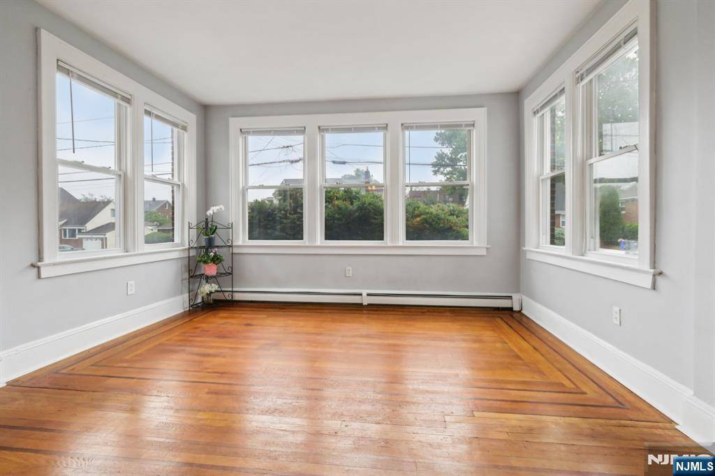 Fort Lee, NJ 07024,11 Warwick AVE
