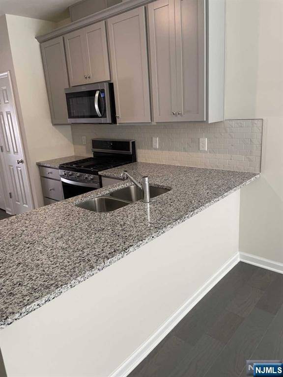 Wood Ridge, NJ 07075,69 Arnold DR