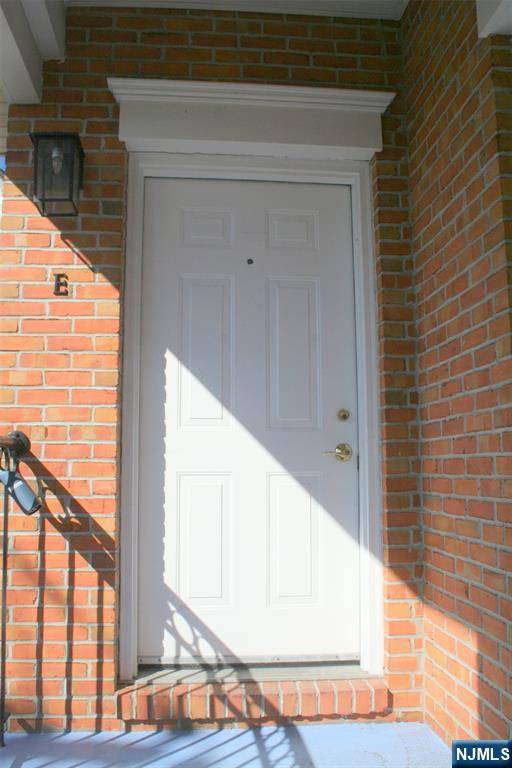 Park Ridge, NJ 07656,16 N Maple AVE #C