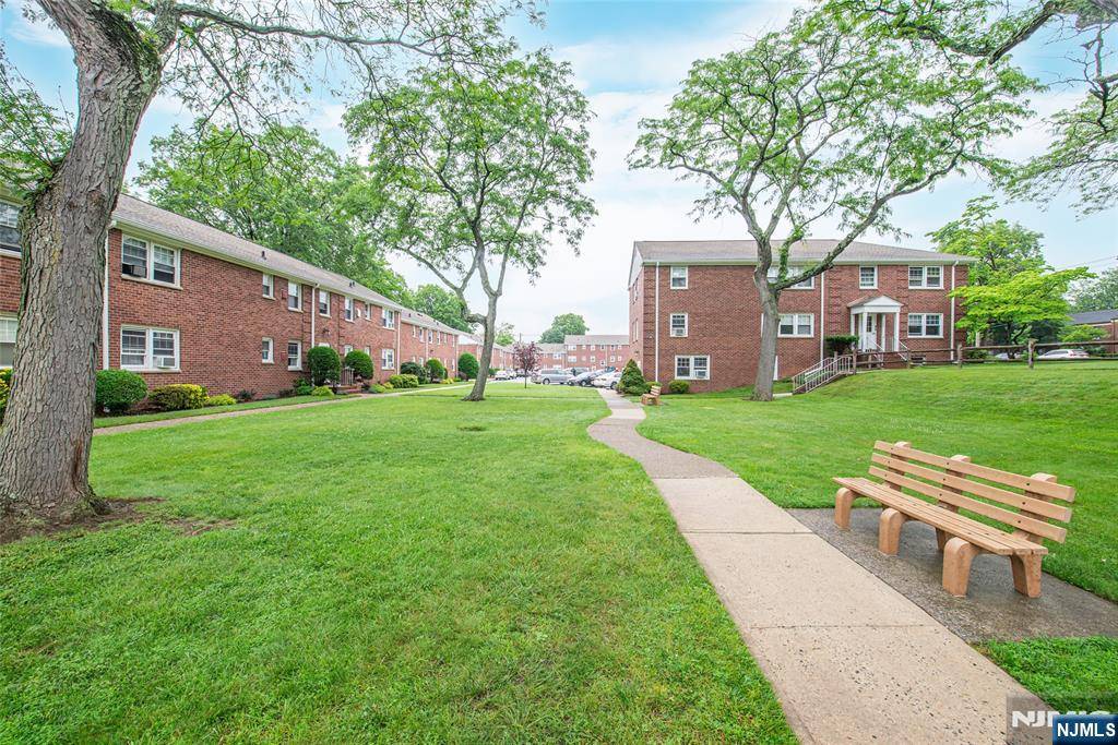 River Edge, NJ 07661,295 Bogert RD #1B