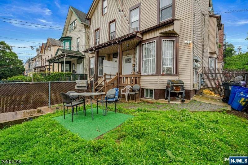 Newark, NJ 07104,418 Summer AVE