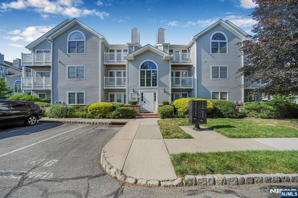 41 Genoble RD, Montville Township, NJ 07045