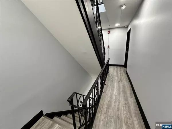 Union City, NJ 07087,552 38th ST #2