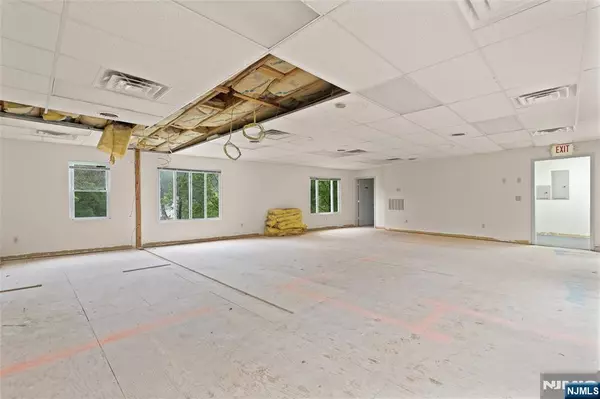 Bloomingdale, NJ 07403,15 Hamburg TPKE