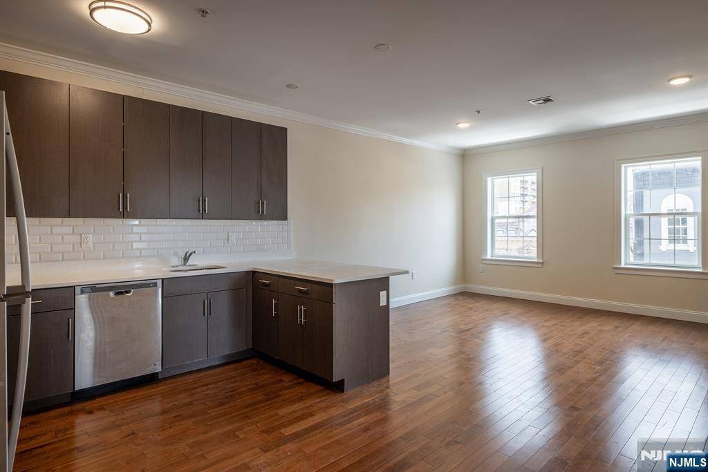 Union City, NJ 07087,4401 Bergenline AVE #3A