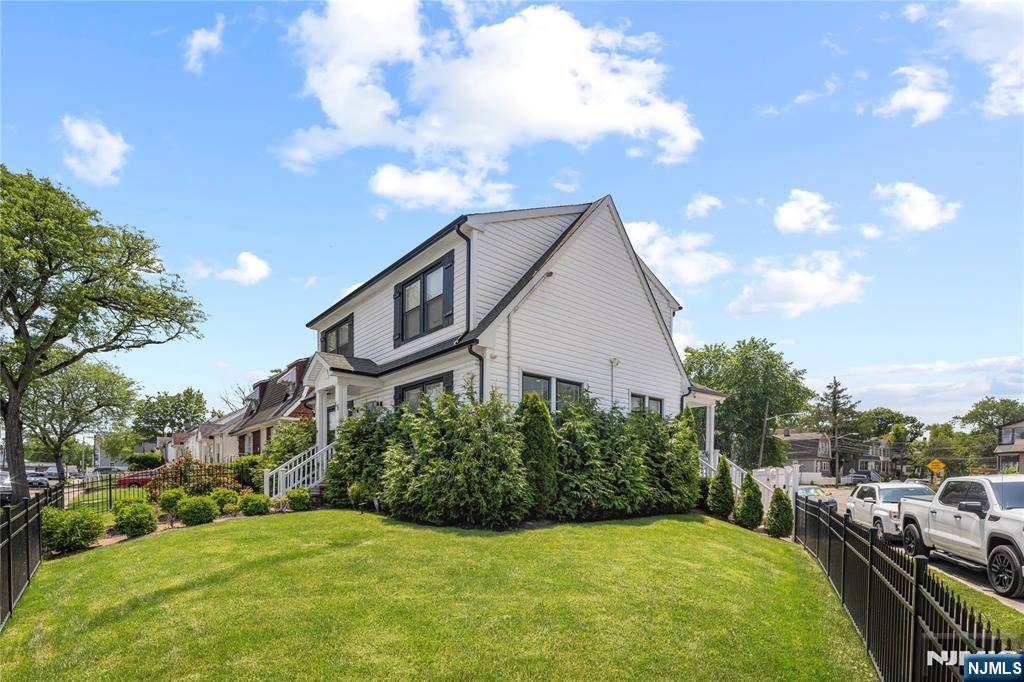 65 Delmar PL, Irvington, NJ 07111