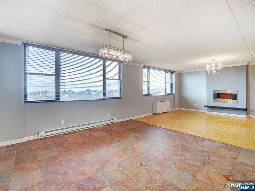 Cliffside Park, NJ 07010,250 Gorge RD #16D