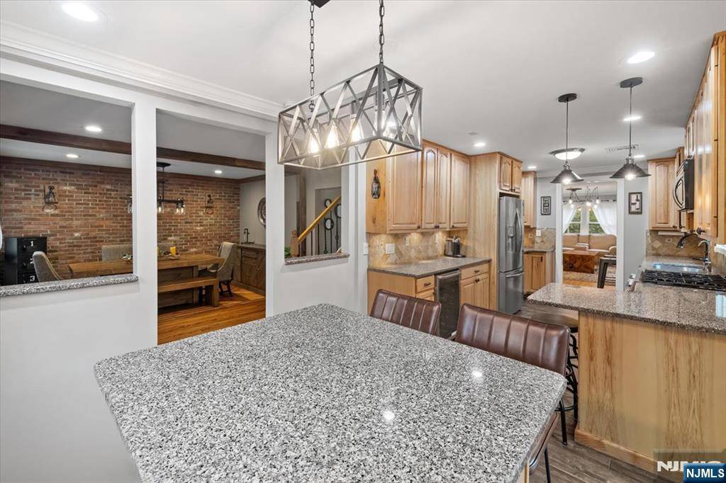 Wanaque, NJ 07420,19 Elm ST