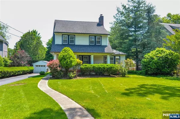 Ridgewood, NJ 07450,613 Hillcrest RD