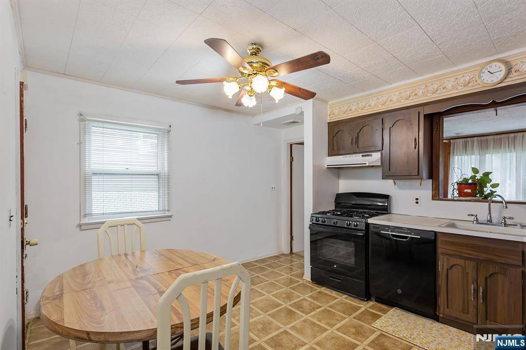 Saddle Brook, NJ 07663,214 Alberta DR