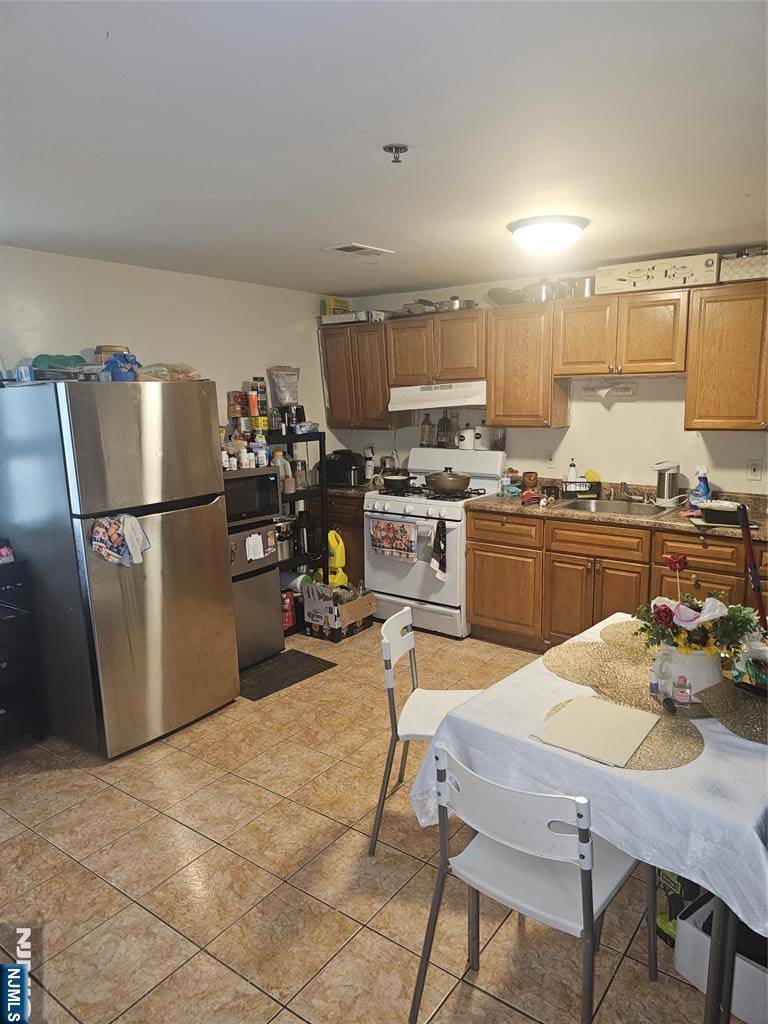 Newark, NJ 07103,408-410 19th ST