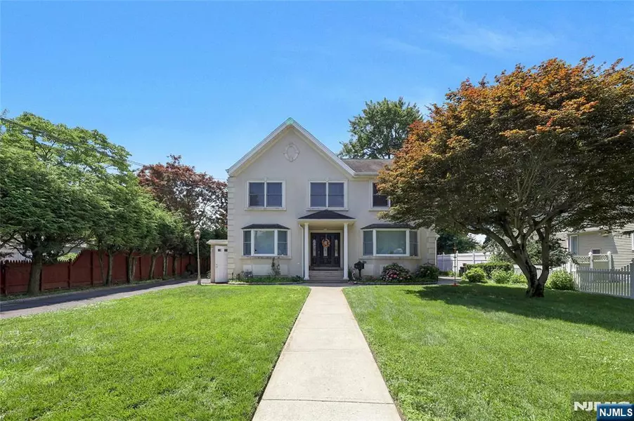 45 Highland AVE, Emerson, NJ 07630