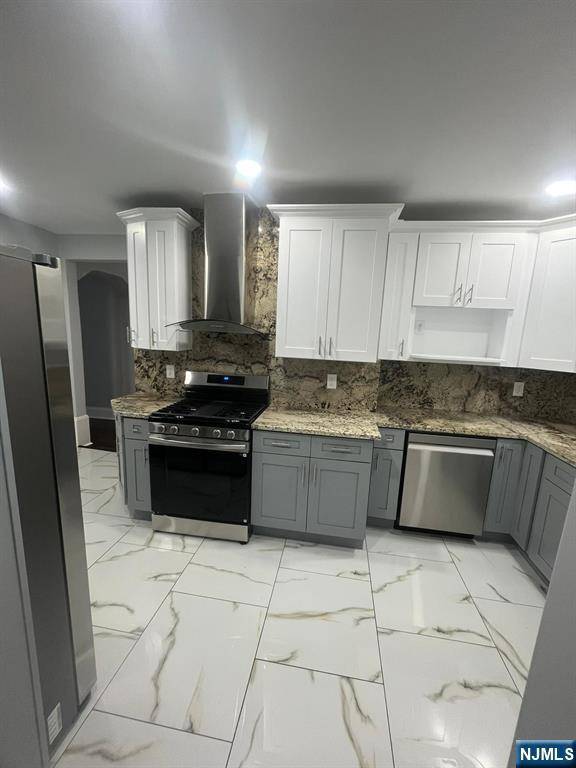 East Orange, NJ 07017,63 Stockton PL