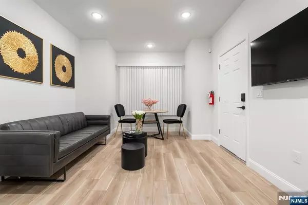 36 Kent ST, Newark, NJ 07108