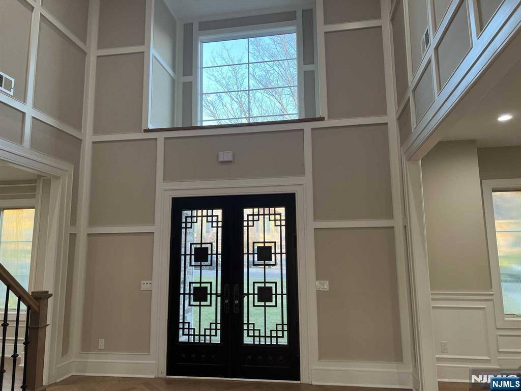 Paramus, NJ 07652,275 Gorden DR