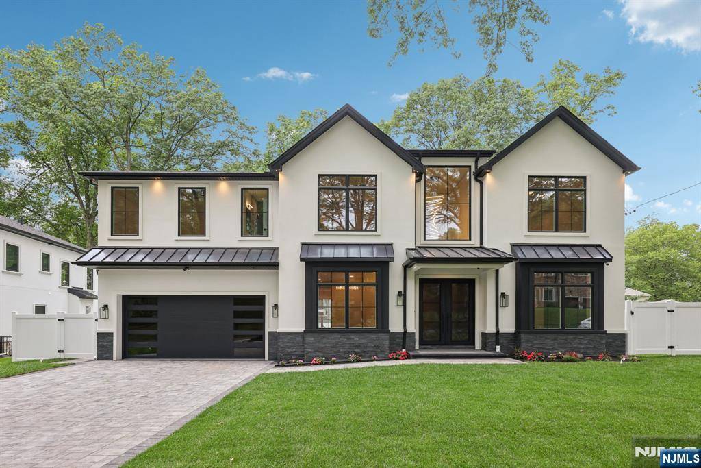 92 Benton RD, Paramus, NJ 07652