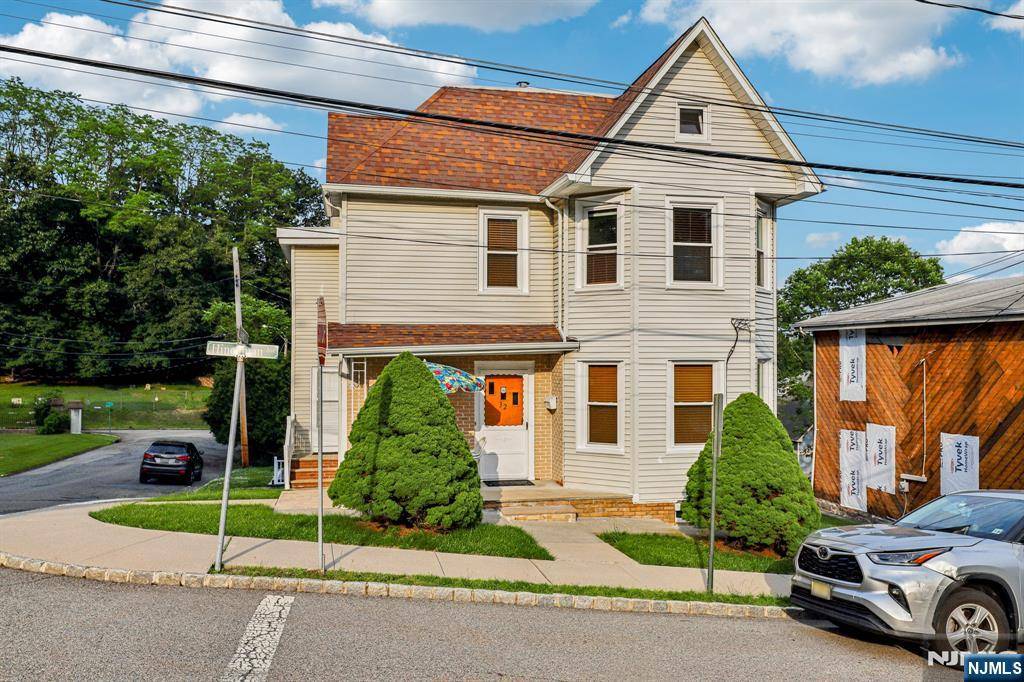 32 Hinchman AVE, Dover Town, NJ 07801