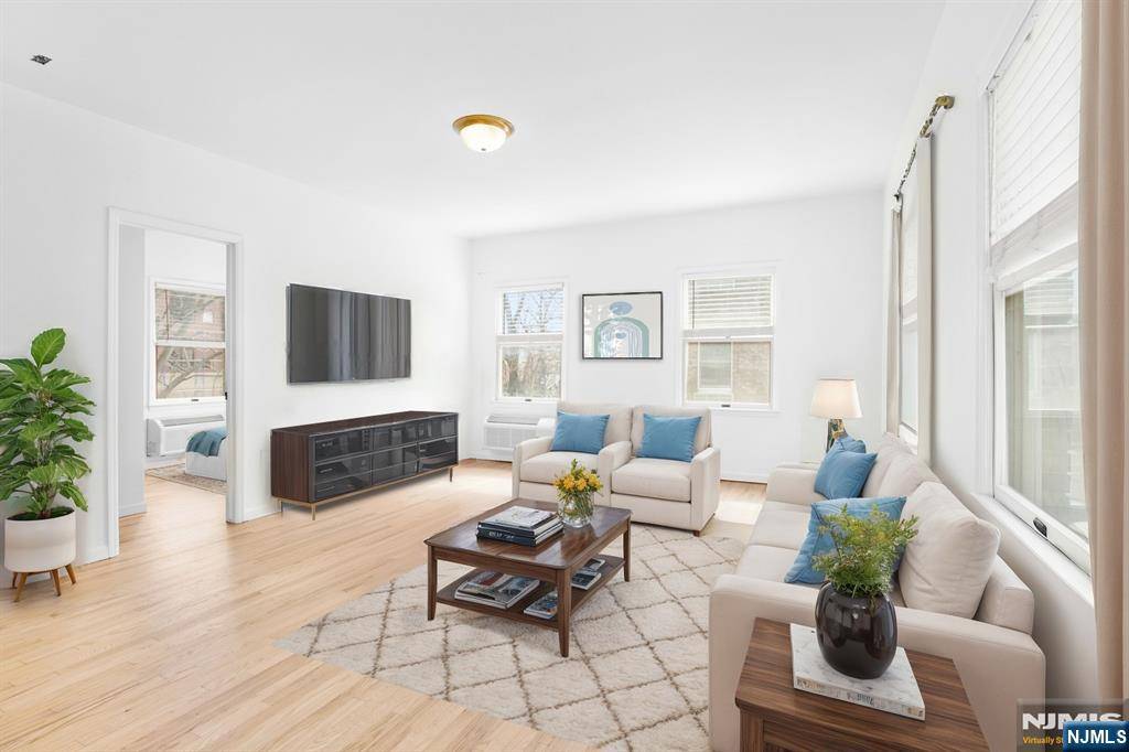 35 Emerson PLZ #2S, Emerson, NJ 07630