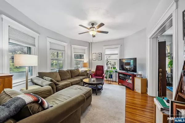 Glen Ridge, NJ 07028,210 Baldwin ST