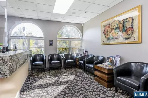 Wayne, NJ 07470,504 Hamburg TPKE #204B