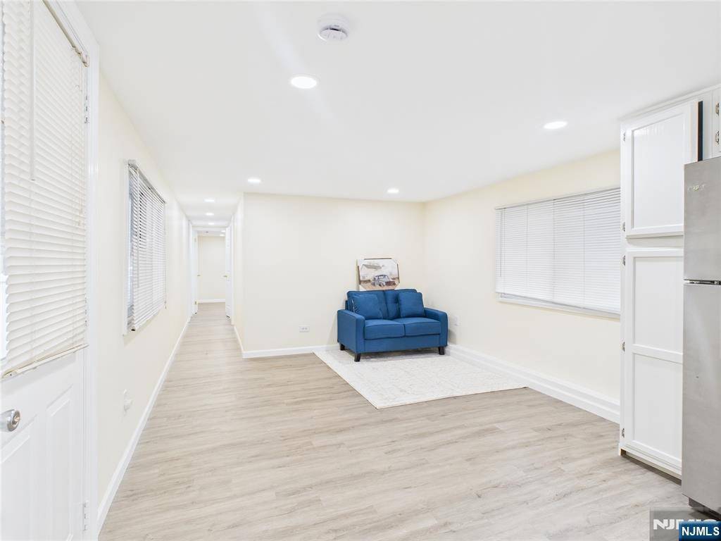 Lodi, NJ 07644,206 Albert ST