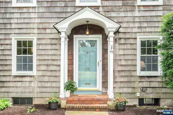 Montclair, NJ 07042,43 Essex AVE