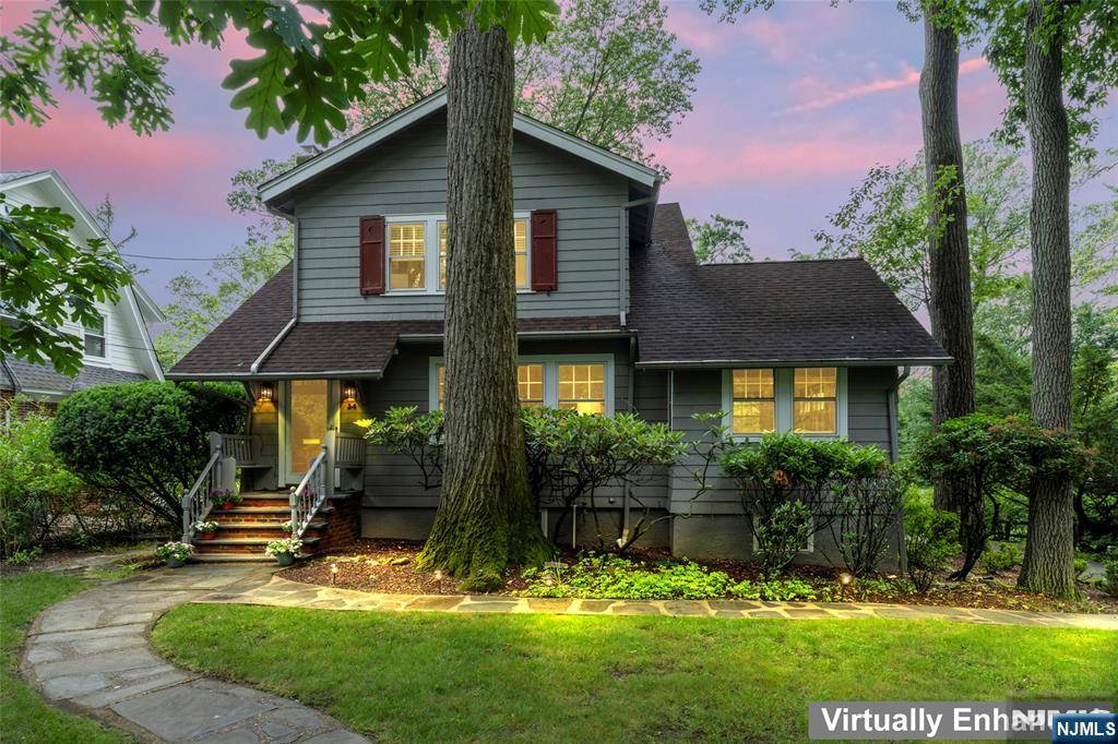 34 Mountain RD, Verona, NJ 07044