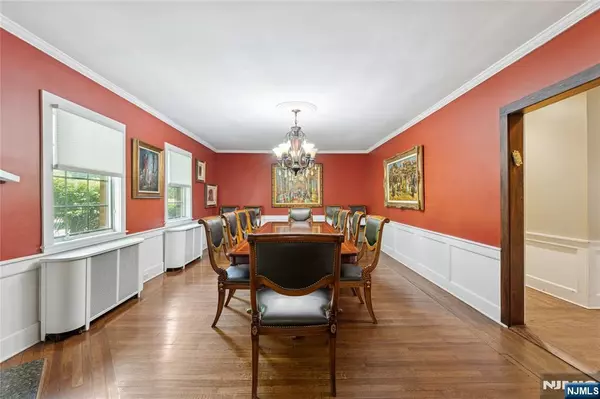 Teaneck, NJ 07666,512 Warwick AVE